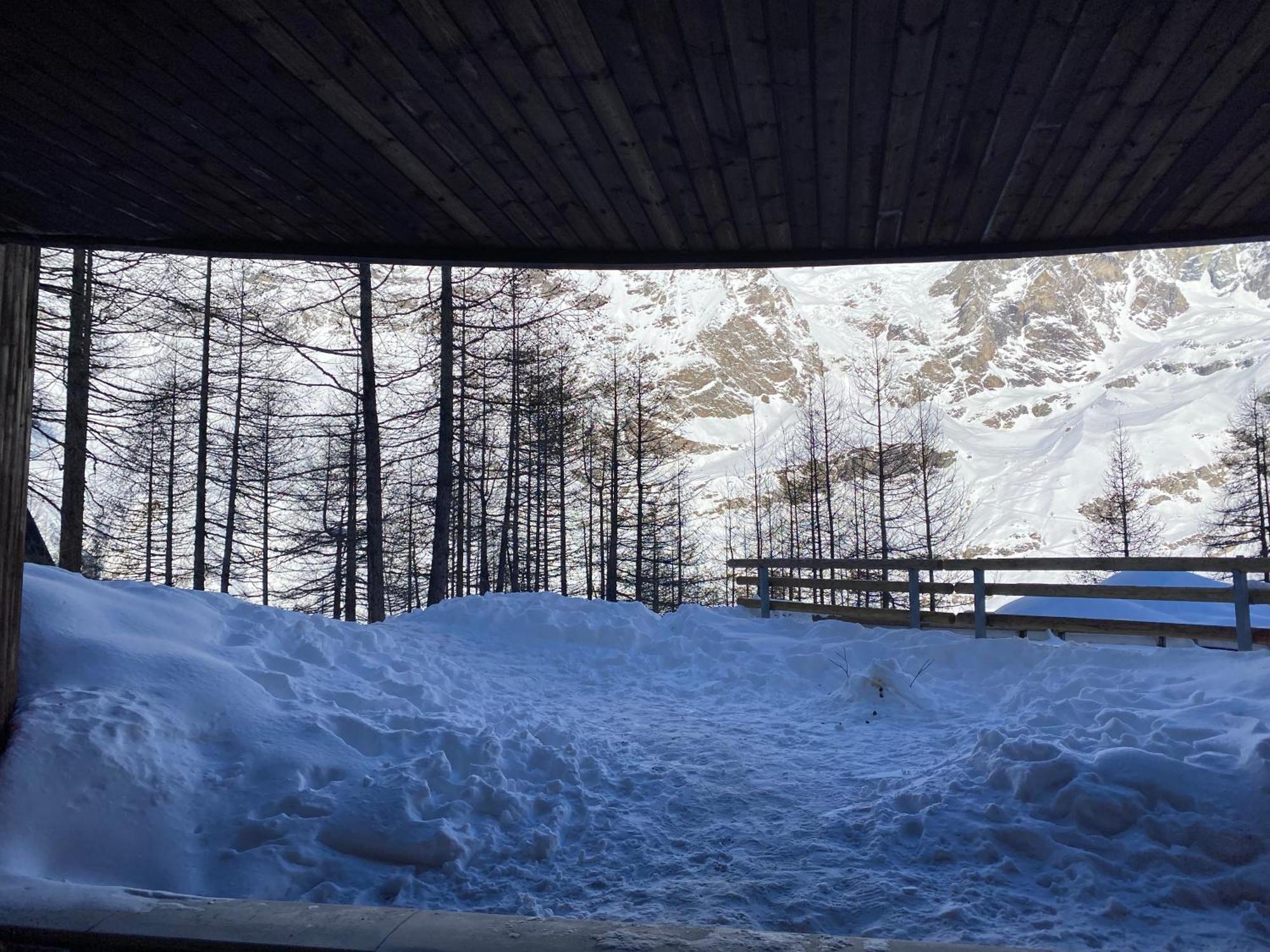 Incantevole Appartamento Stile Chalet Breuil Cervinia Exterior foto